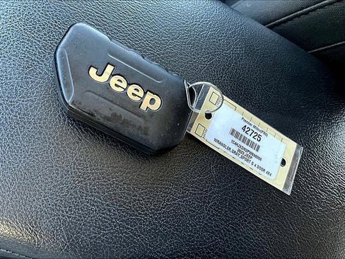 Used 2023 Jeep Wrangler Sport S image 10