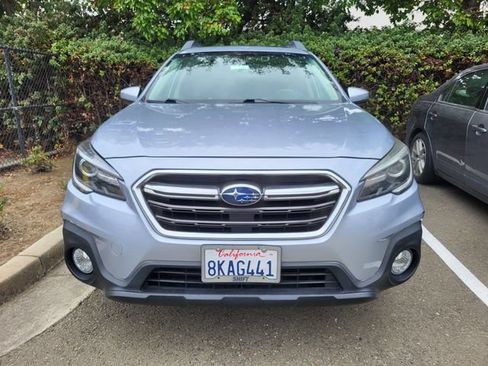 Used 2019 Subaru Outback 2.5i Limited AWD/4WD image 2