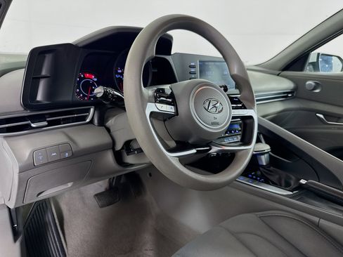 Used 2021 Hyundai Elantra SEL image 22