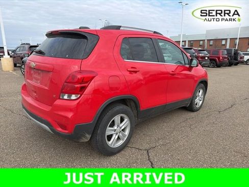 Used 2017 Chevrolet Trax LT w/ Driver Confidence Package image 3