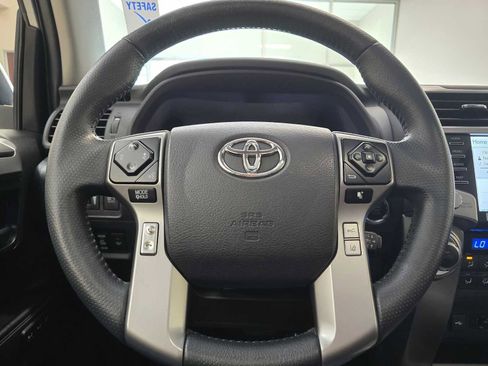 Used 2022 Toyota 4Runner Limited AWD/4WD image 11