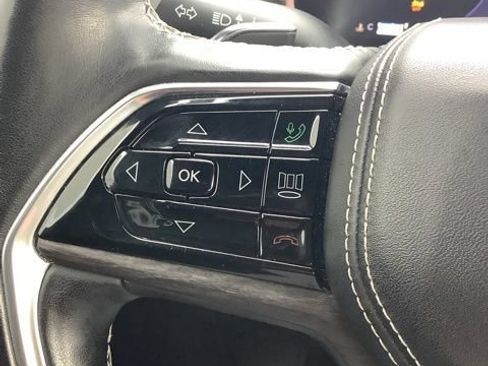 Used 2021 Jeep Grand Cherokee L Overland w/ Luxury Tech Group IV AWD/4WD image 31