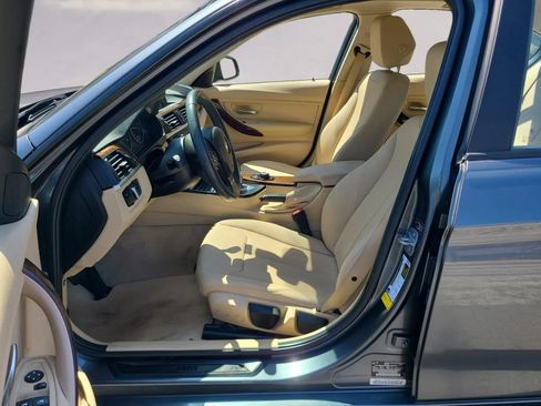 Used 2014 BMW 320i Sedan RWD image 12