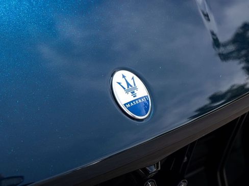 Used 2024 Maserati Levante Trofeo AWD/4WD image 16