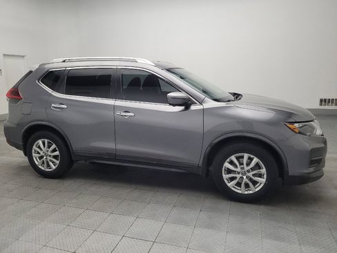Used 2018 Nissan Rogue SV w/ Premium Package image 11