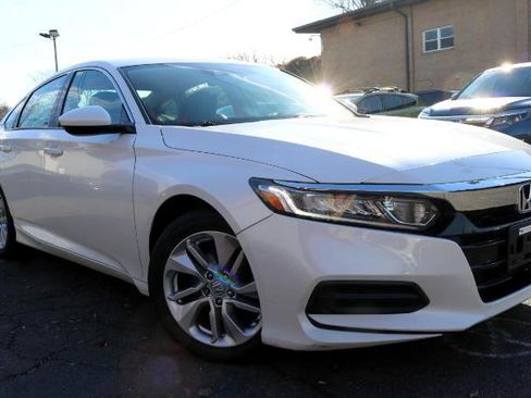 Used 2018 Honda Accord LX image 3