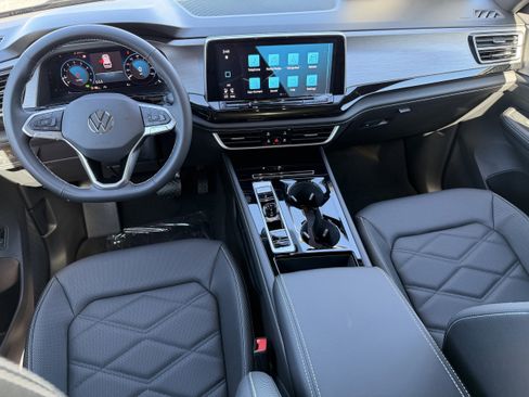New 2026 Volkswagen Atlas Cross Sport SE image 12