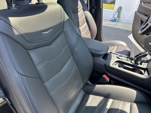 Used 2021 Cadillac XT5 Sportv w/ Platinum Package AWD/4WD image 29