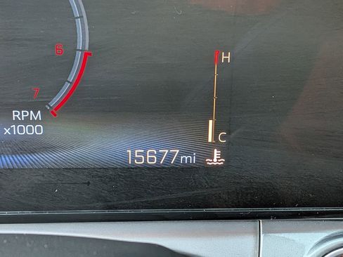 Used 2025 Chevrolet Trax LT w/ LT Convenience Package image 25