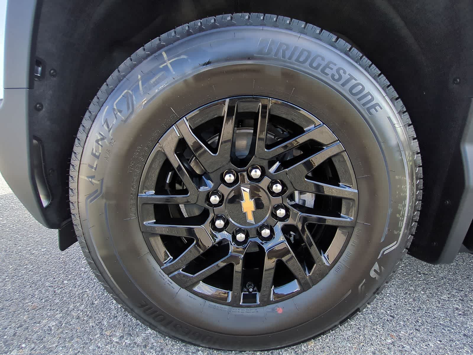 Used 2026 Chevrolet Silverado EV LT AWD/4WD image 29