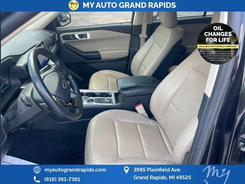 Used 2020 Ford Explorer XLT w/ Equipment Group 202A AWD/4WD image 10
