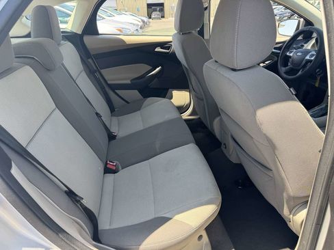 Used 2013 Ford Focus SE FWD image 15
