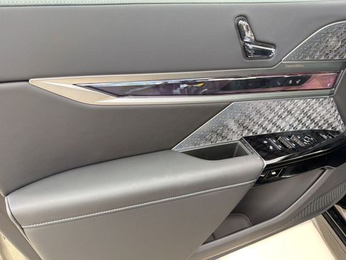 New 2026 BMW i7 xDrive60 AWD/4WD image 13