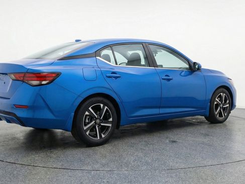 Used 2025 Nissan Sentra SV FWD image 9