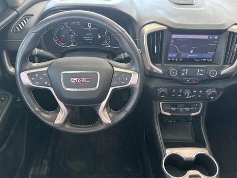 Used 2022 GMC Terrain Denali w/ Denali Premium Package AWD/4WD image 14