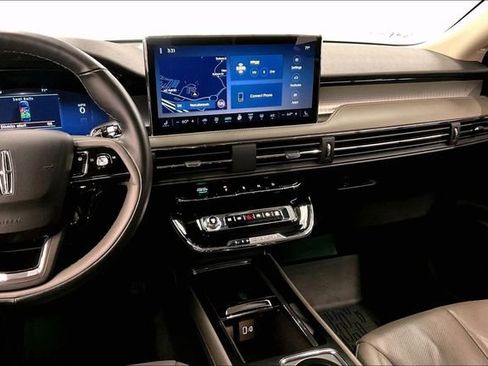 Used 2023 Lincoln Corsair Reserve w/ Jet Appearance Package AWD/4WD image 7