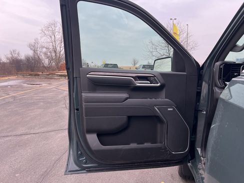 Used 2025 Chevrolet Silverado 1500 LTZ w/ LTZ Premium Package image 8