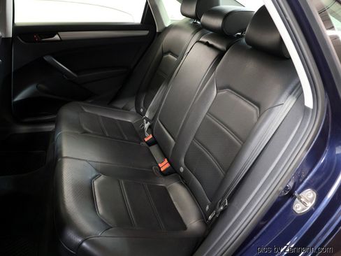 Used 2015 Volkswagen Passat 1.8T Limited Edition image 13