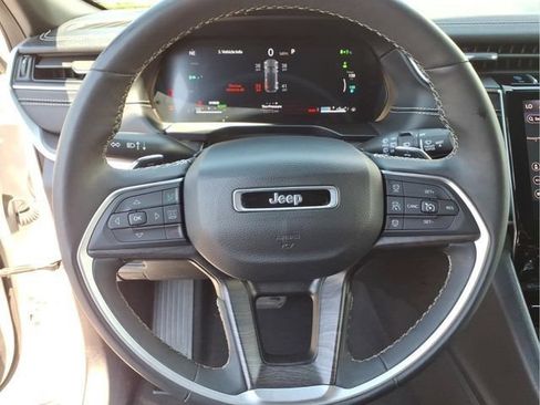Used 2024 Jeep Grand Cherokee Limited 4xe AWD/4WD image 24