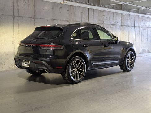 Certified 2025 Porsche Macan image 9
