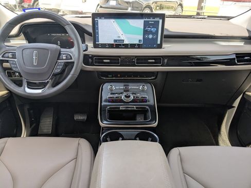 Used 2023 Lincoln Nautilus Standard w/ Premium Package image 21