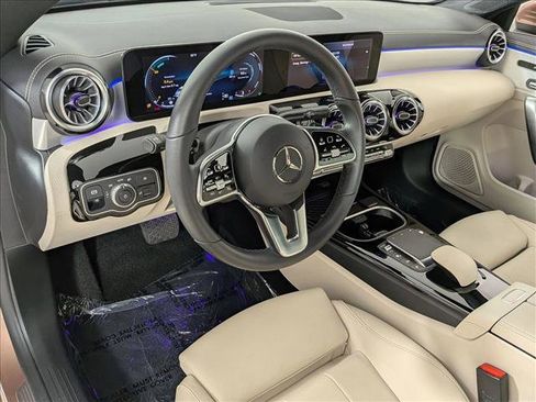 Used 2023 Mercedes-Benz CLA 250 image 4