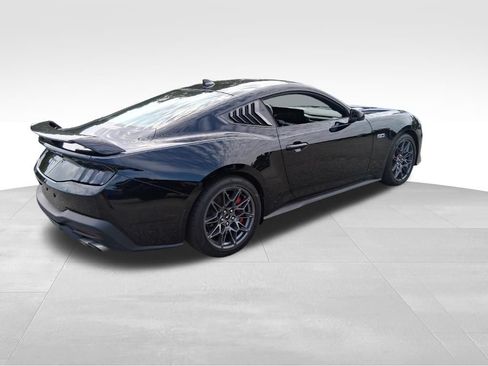 Used 2025 Ford Mustang GT Premium w/ GT Performance Package RWD image 5
