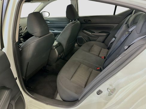 Used 2025 Nissan Altima 2.5 SV image 28