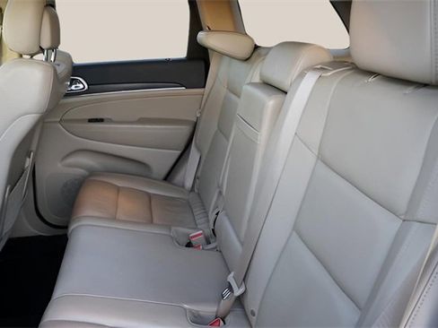 Used 2022 Jeep Grand Cherokee Limited image 16