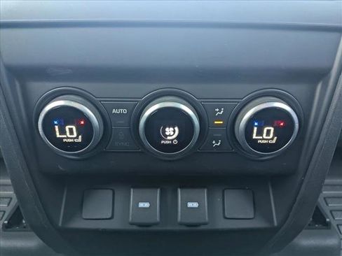 Used 2023 Land Rover Defender 130 X-Dynamic SE AWD/4WD image 18