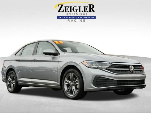 Used 2023 Volkswagen Jetta SE w/ Panoramic Sunroof Package image 1