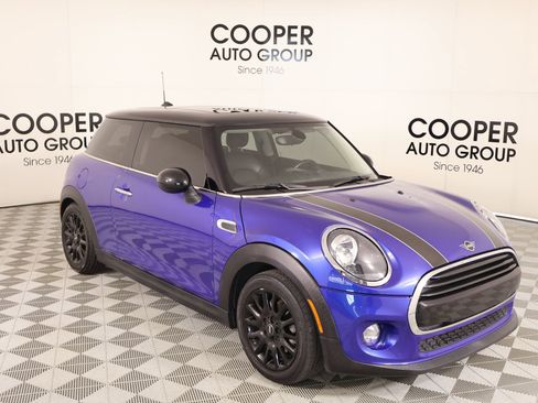 Used 2019 MINI Cooper 2-Door Hardtop w/ Signature Upholstery Package image 1