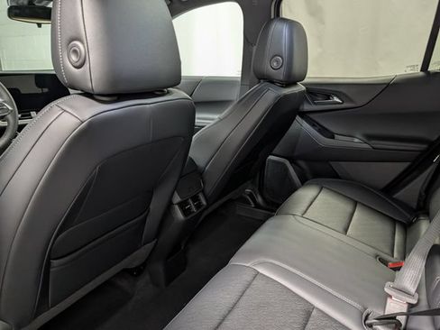 New 2027 Chevrolet Equinox LT w/ Convenience Package II FWD image 12