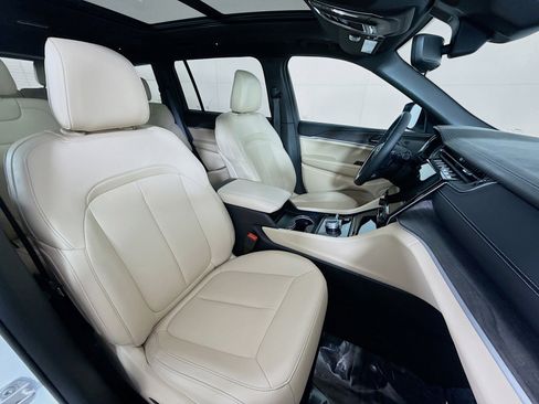 Used 2024 Jeep Grand Cherokee L Limited image 27