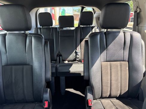 Used 2020 Dodge Grand Caravan SXT FWD image 20