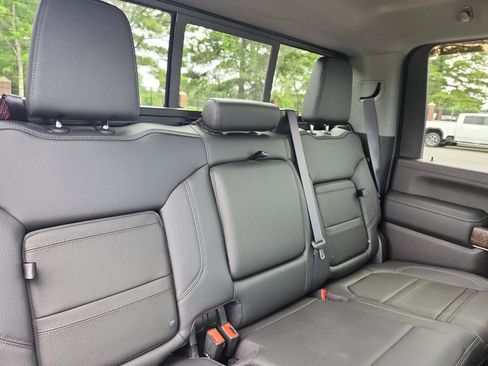 Certified 2022 GMC Sierra 2500 Denali w/ Denali Ultimate Package AWD/4WD image 12