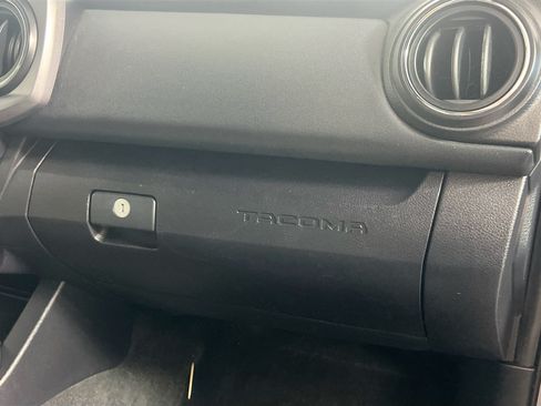 Used 2021 Toyota Tacoma TRD Sport w/ Technology Package AWD/4WD image 35