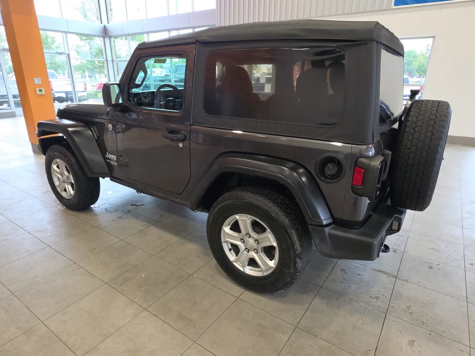 Used 2020 Jeep Wrangler Sport AWD/4WD image 13