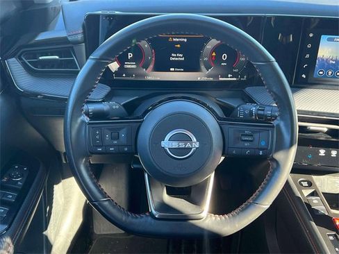 Used 2025 Nissan Kicks SR image 12