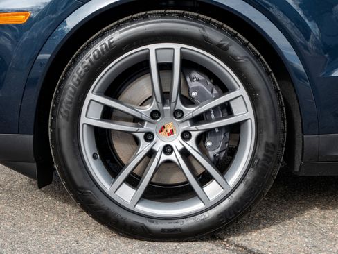 New 2026 Porsche Cayenne AWD/4WD image 16