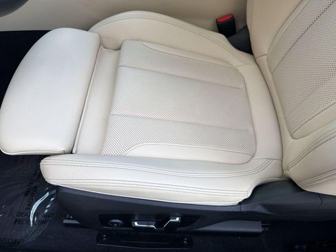 Used 2025 BMW 430i Coupe w/ Premium Package RWD image 14
