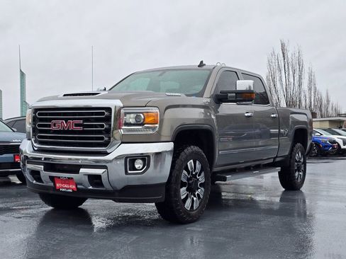 Used 2017 GMC Sierra 2500 SLT w/ Duramax Plus Package image 7