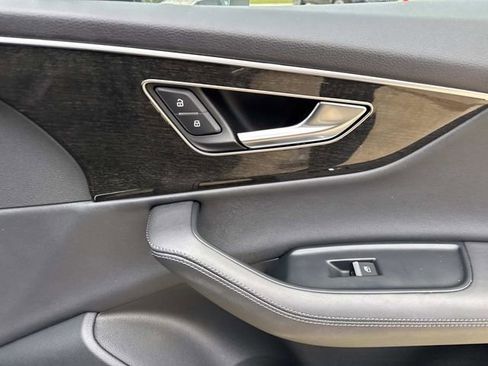 Used 2023 Audi Q7 3.0T Premium Plus w/ Premium Plus Package image 16