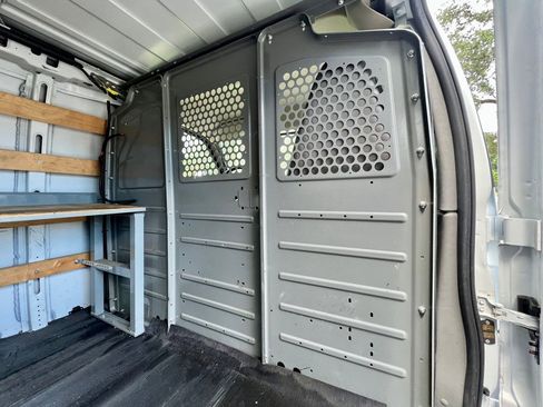 Used 2017 GMC Savana 2500 image 16