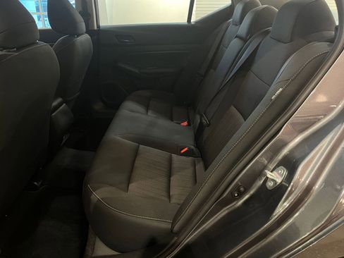 Used 2025 Nissan Altima 2.5 SV image 25