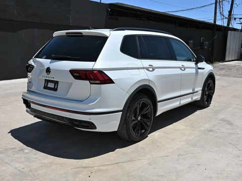 Used 2024 Volkswagen Tiguan SE R-Line FWD image 3