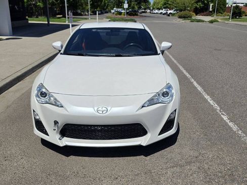 Used 2013 Scion FR-S RWD image 2