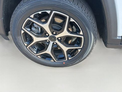 Used 2025 Jeep Compass Limited AWD/4WD image 32