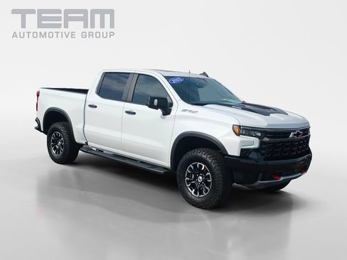 Used 2025 Chevrolet Silverado 1500 ZR2 w/ Technology Package AWD/4WD image 1
