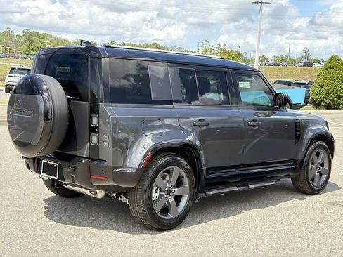 New 2026 Land Rover Defender 110 X-Dynamic SE image 5